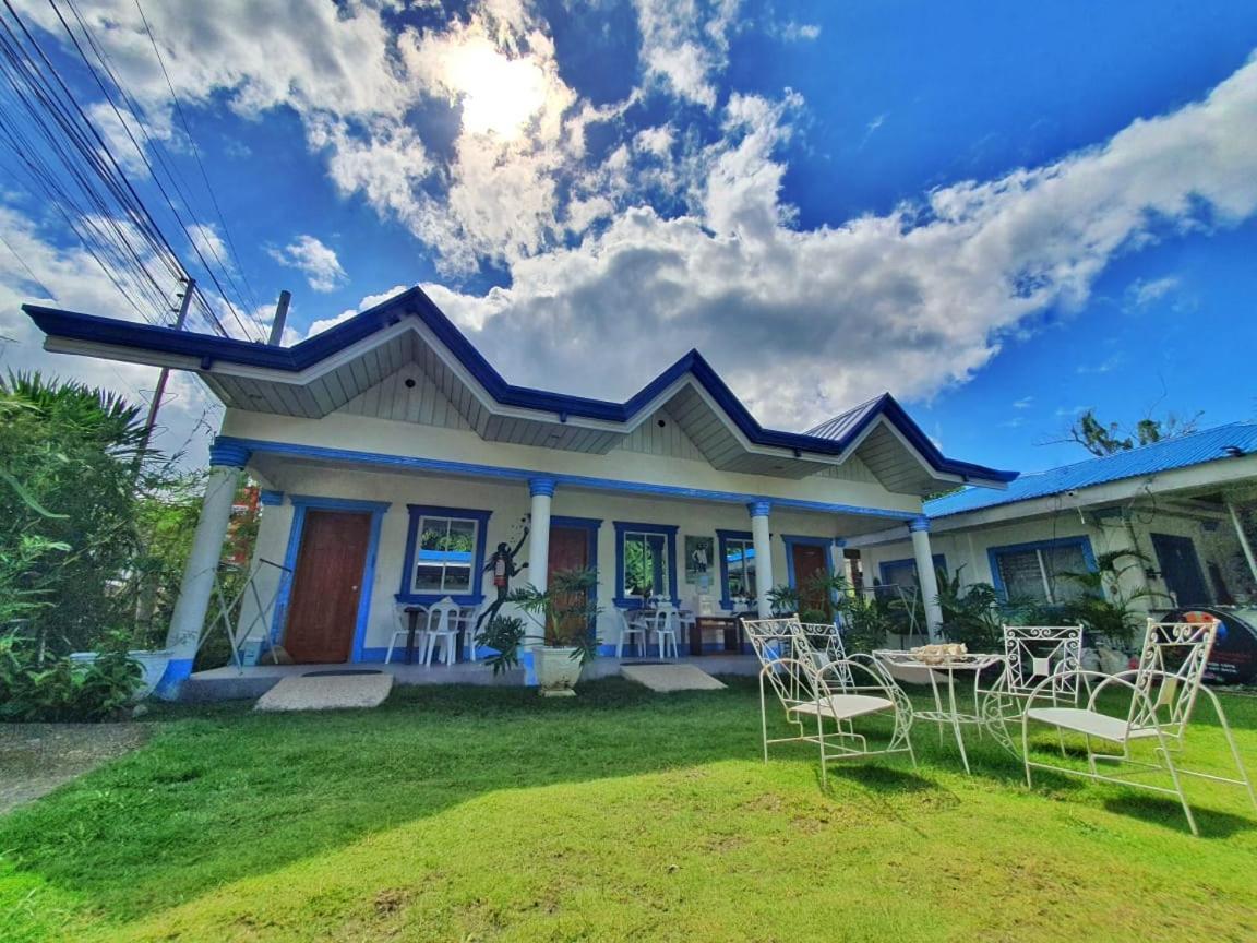 Jah'S Anemone Dive Guesthouse 몰볼 외부 사진
