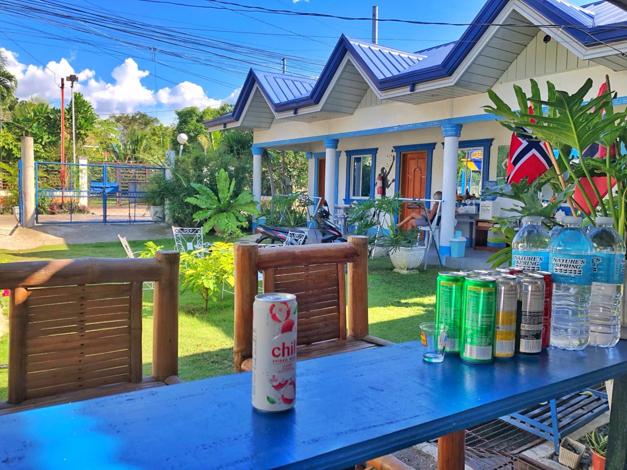 Jah'S Anemone Dive Guesthouse 몰볼 외부 사진