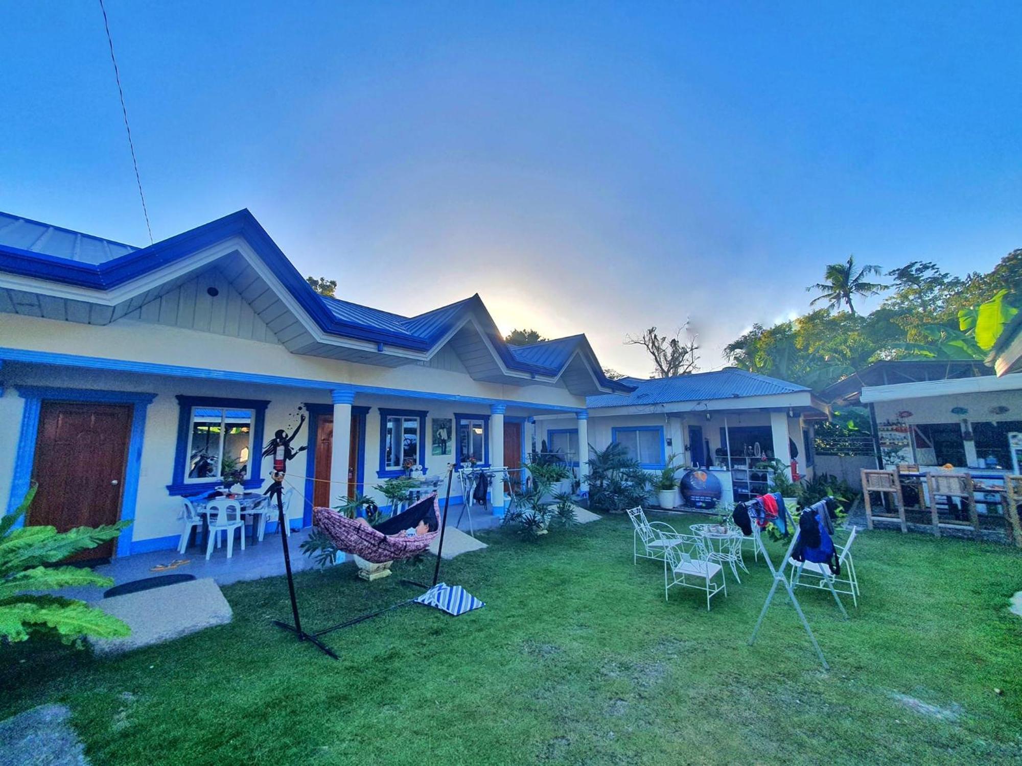 Jah'S Anemone Dive Guesthouse 몰볼 외부 사진
