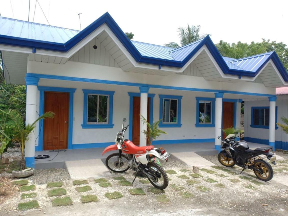 Jah'S Anemone Dive Guesthouse 몰볼 외부 사진